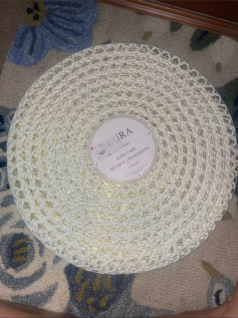 BNWT White and Gold Woven Placemat (Set of 8), 15” round